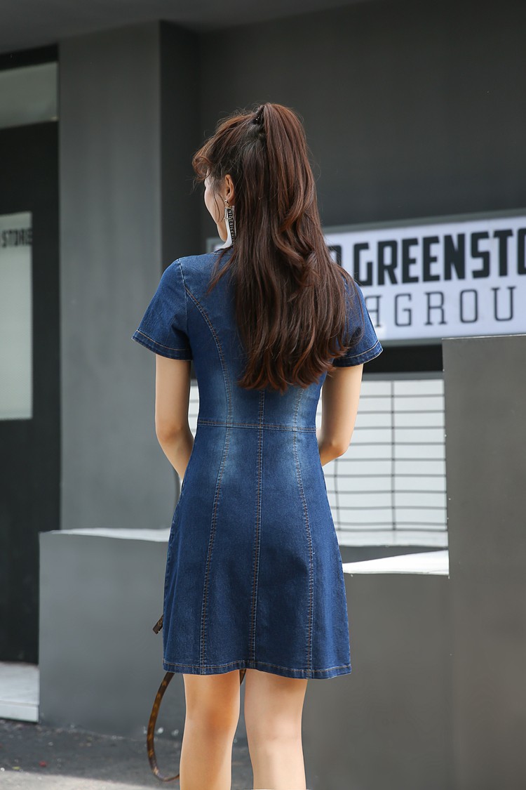 ĐẦM JEAN FORM A THÊU HOA KHÓA KÉO TRƯỚC NGỰC